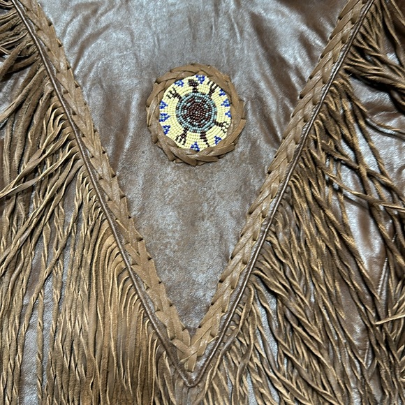 Diamond leather fringed vest. - Picture 9 of 9